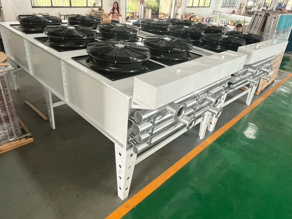 Industrial Horizontal Dry Cooler with EC Fan & Water Tank for Process Cooling