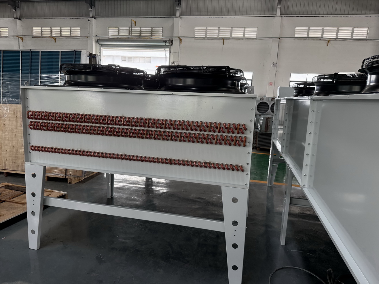 Horizontal Dry Cooler with EC Fan & Water Tank for Hydraulic Oil Cooling